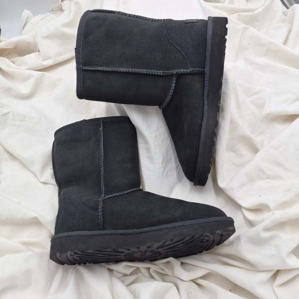 UGG Classic Short boots black Shearling women's bootie US 6